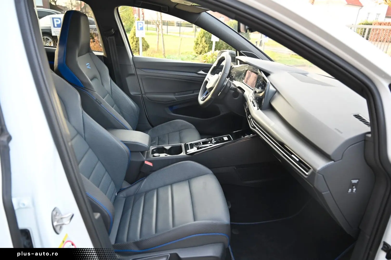 VW Golf VIII Lim. R 4Motion  ACC   PANO   R-SPORT