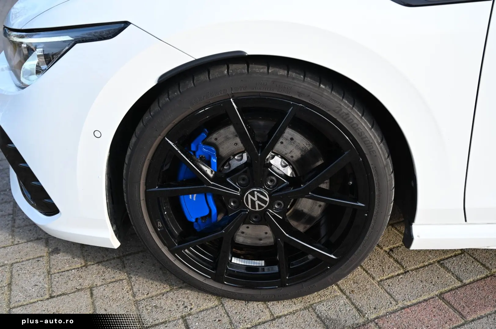 VW Golf VIII Lim. R 4Motion  ACC   PANO   R-SPORT