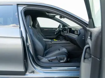 Volkswagen Passat 2.0TDI R-line MATRIX NAVI ACC KAMERA