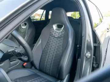 Volkswagen Passat 2.0TDI R-line MATRIX NAVI ACC KAMERA