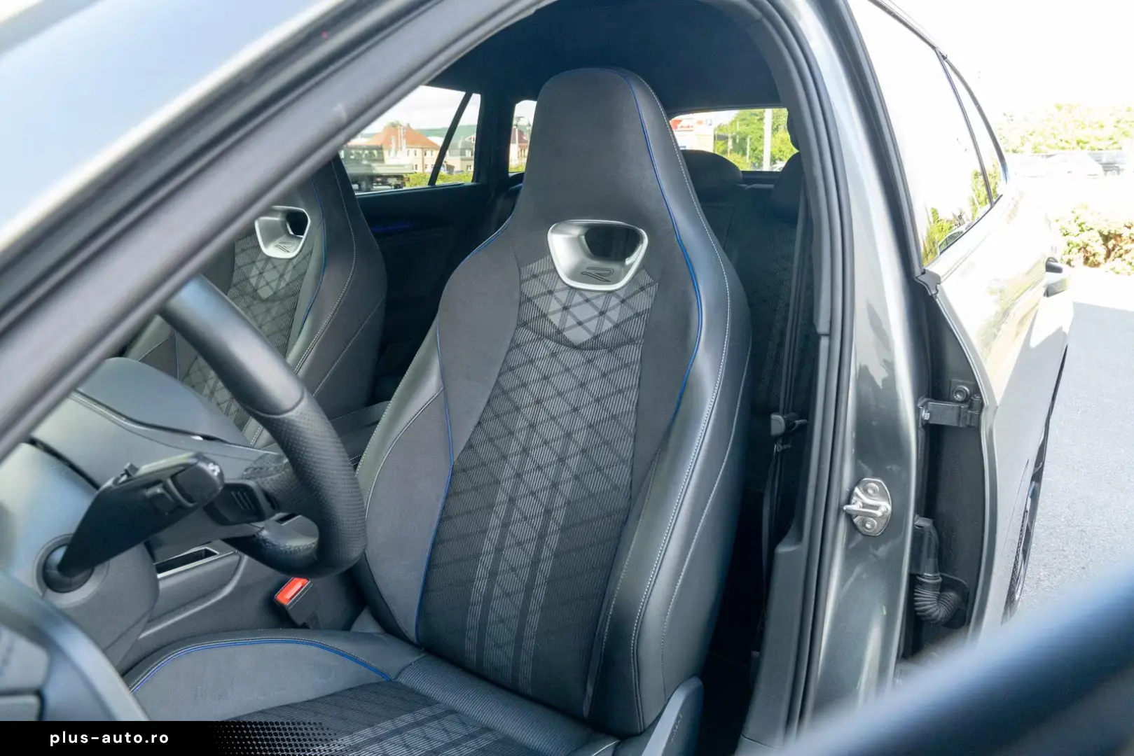 Volkswagen Passat 2.0TDI R-line MATRIX NAVI ACC KAMERA