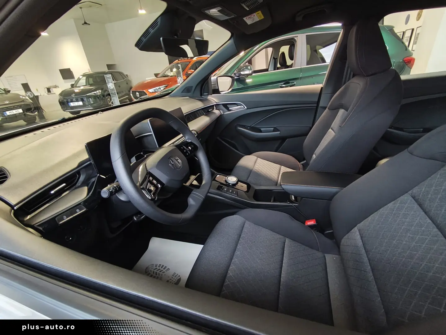 MG3 HEV 5 usi Excite 1.5L PFI HEV 194 CP AT (MY 2025)