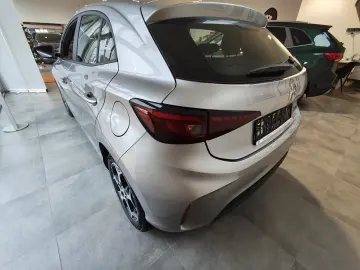 MG3 HEV 5 usi Excite 1.5L PFI HEV 194 CP AT (MY 2025)