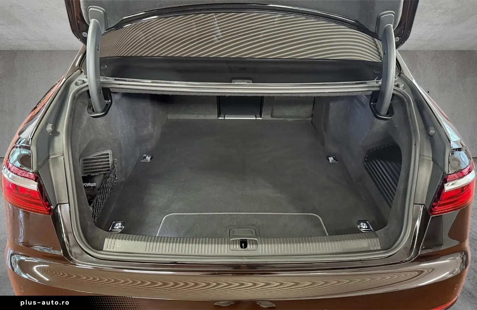 AUDI A8 60 TFSIe quattro Tiptronic Matrix ACC HuD Pan