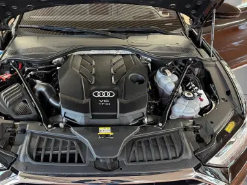 AUDI A8 60 TFSIe quattro Tiptronic Matrix ACC HuD Pan