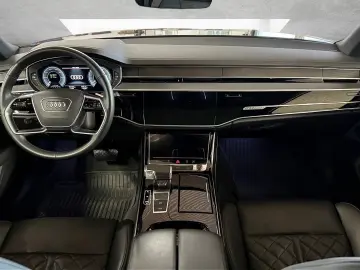AUDI A8 60 TFSIe quattro Tiptronic Matrix ACC HuD Pan