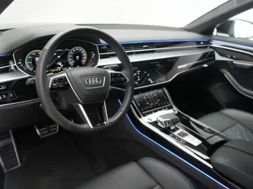 AUDI A8 60 TFSI e quattro S line Leder ACC Pano B&O H