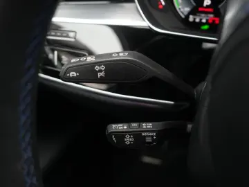 AUDI A8 60 TFSI e quattro S line Leder ACC Pano B&O H