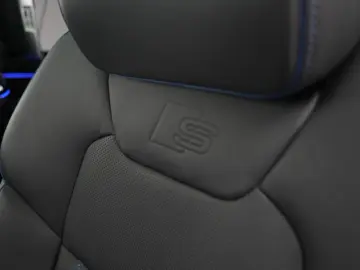 AUDI A8 60 TFSI e quattro S line Leder ACC Pano B&O H