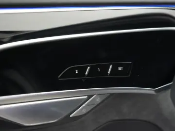 AUDI A8 60 TFSI e quattro S line Leder ACC Pano B&O H