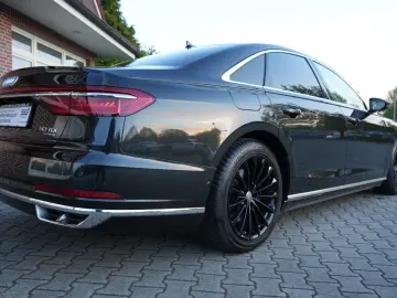 AUDI A8 50 TDI quattro Akustikglas Matrix-LED LEDER