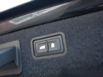 AUDI A8 50 TDI quattro Akustikglas Matrix-LED LEDER