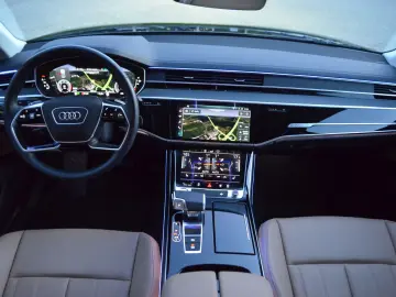 AUDI A8 50 TDI quattro Akustikglas Matrix-LED LEDER