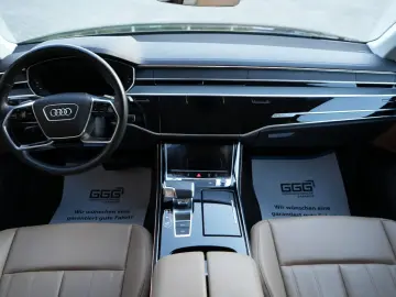 AUDI A8 50 TDI quattro Akustikglas Matrix-LED LEDER