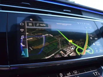 AUDI A8 50 TDI quattro Akustikglas Matrix-LED LEDER