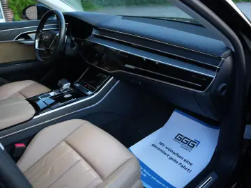 AUDI A8 50 TDI quattro Akustikglas Matrix-LED LEDER