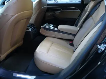 AUDI A8 50 TDI quattro Akustikglas Matrix-LED LEDER