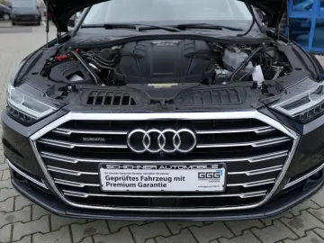 AUDI A8 50 TDI quattro Akustikglas Matrix-LED LEDER