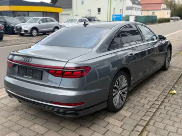 AUDI A8 50 TDI L quattro S line Vollaustattung 2 Hand