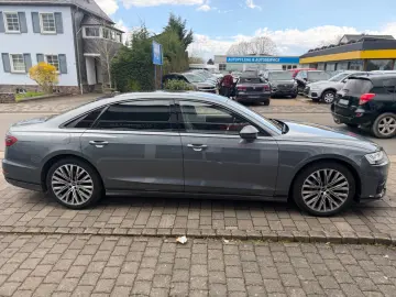 AUDI A8 50 TDI L quattro S line Vollaustattung 2 Hand