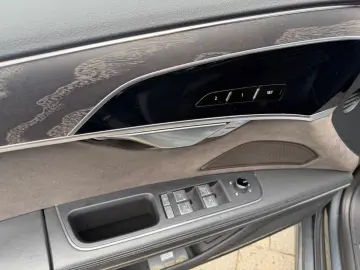 AUDI A8 50 TDI L quattro S line Vollaustattung 2 Hand