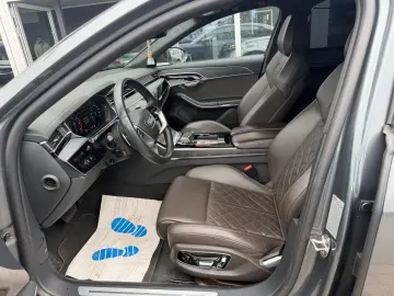 AUDI A8 50 TDI L quattro S line Vollaustattung 2 Hand