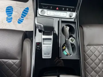 AUDI A8 50 TDI L quattro S line Vollaustattung 2 Hand