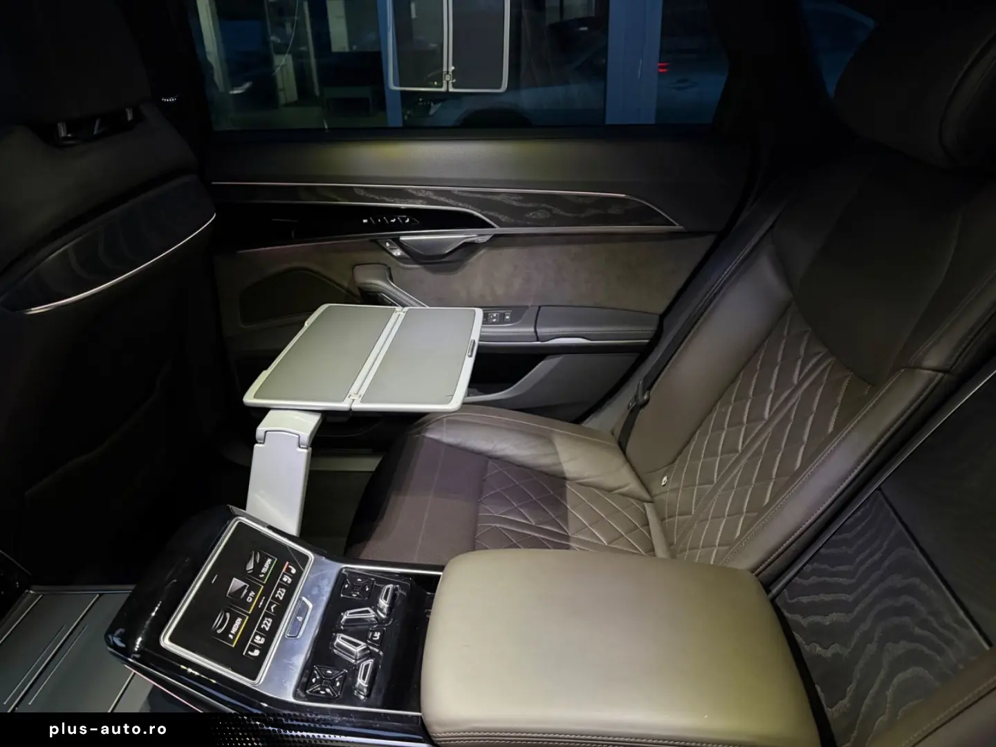 AUDI A8 50 TDI L quattro S line Vollaustattung 2 Hand