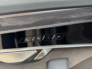 AUDI A8 50 TDI L quattro S line Vollaustattung 2 Hand