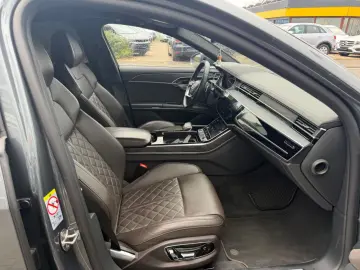 AUDI A8 50 TDI L quattro S line Vollaustattung 2 Hand