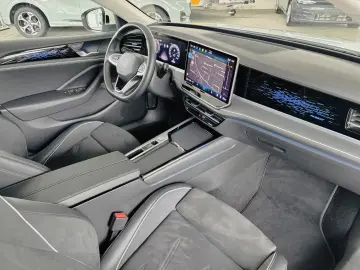 Volkswagen Passat Variant 2.0 TDI DSG Elegance ACC