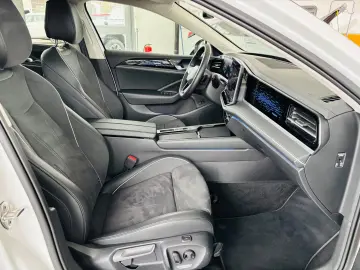 Volkswagen Passat Variant 2.0 TDI DSG Elegance ACC