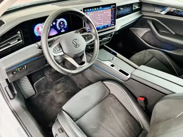 Volkswagen Passat Variant 2.0 TDI DSG Elegance ACC