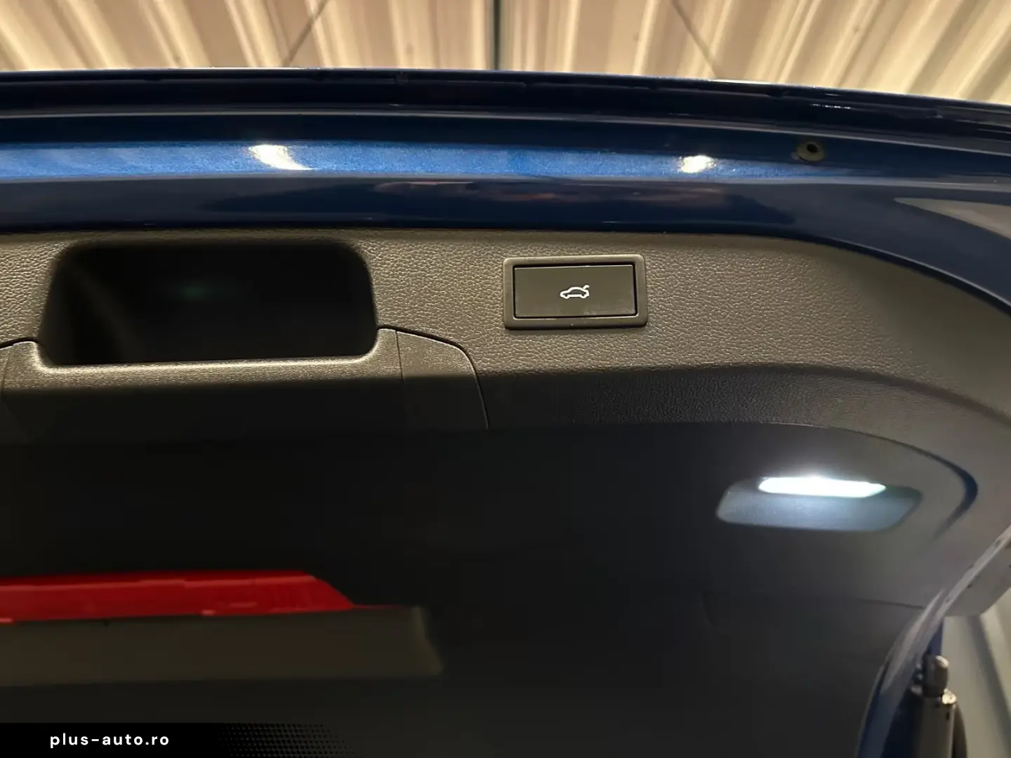 Volkswagen Passat Variant 4Motion R-Line  AHK PANORAMA HUD