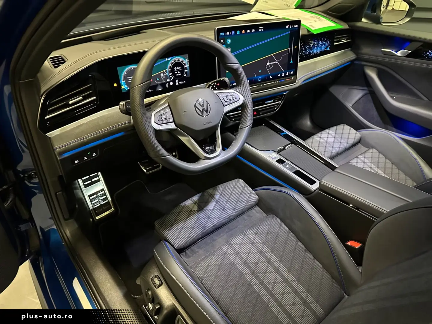 Volkswagen Passat Variant 4Motion R-Line  AHK PANORAMA HUD