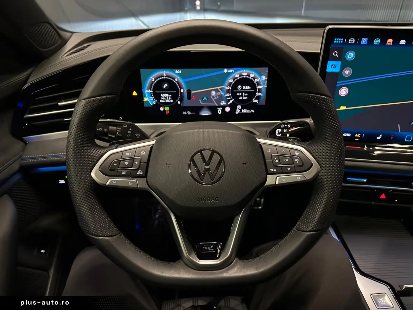Volkswagen Passat Variant 4Motion R-Line  AHK PANORAMA HUD