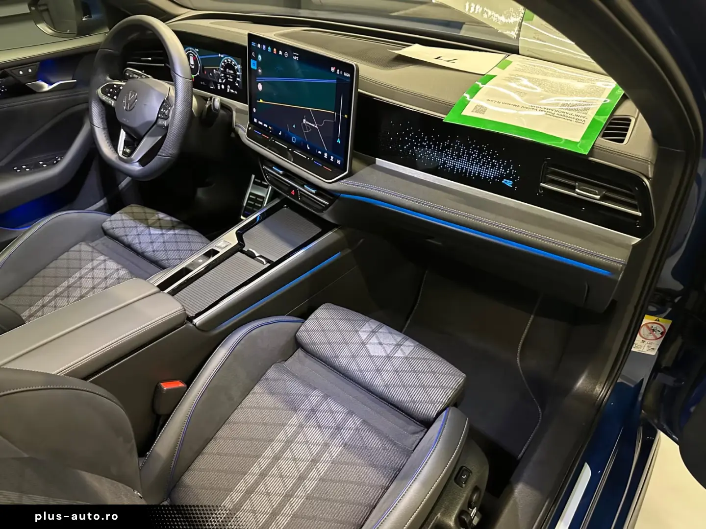 Volkswagen Passat Variant 4Motion R-Line  AHK PANORAMA HUD