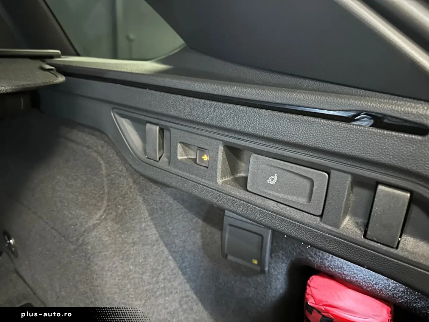 Volkswagen Passat Variant 4Motion R-Line  AHK PANORAMA HUD