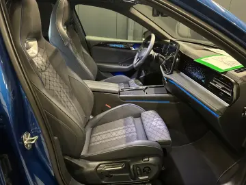 Volkswagen Passat Variant 4Motion R-Line  AHK PANORAMA HUD
