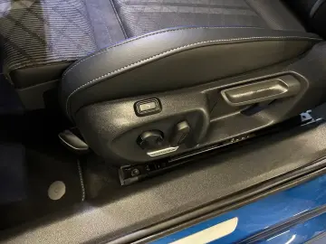 Volkswagen Passat Variant 4Motion R-Line  AHK PANORAMA HUD