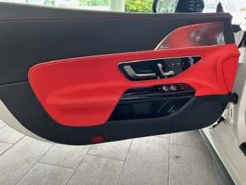 MERCEDES-BENZ SL 43 AMG Night II Sound 360  Distr. A&hellip;