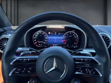 MERCEDES-BENZ AMG SL 43 HUD Massage DigitalL. Distr.