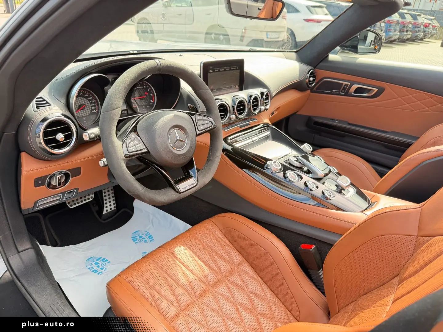 MERCEDES-BENZ AMG GT CABRIO ROADSTER AMG-PERFORMANCE-SITZE