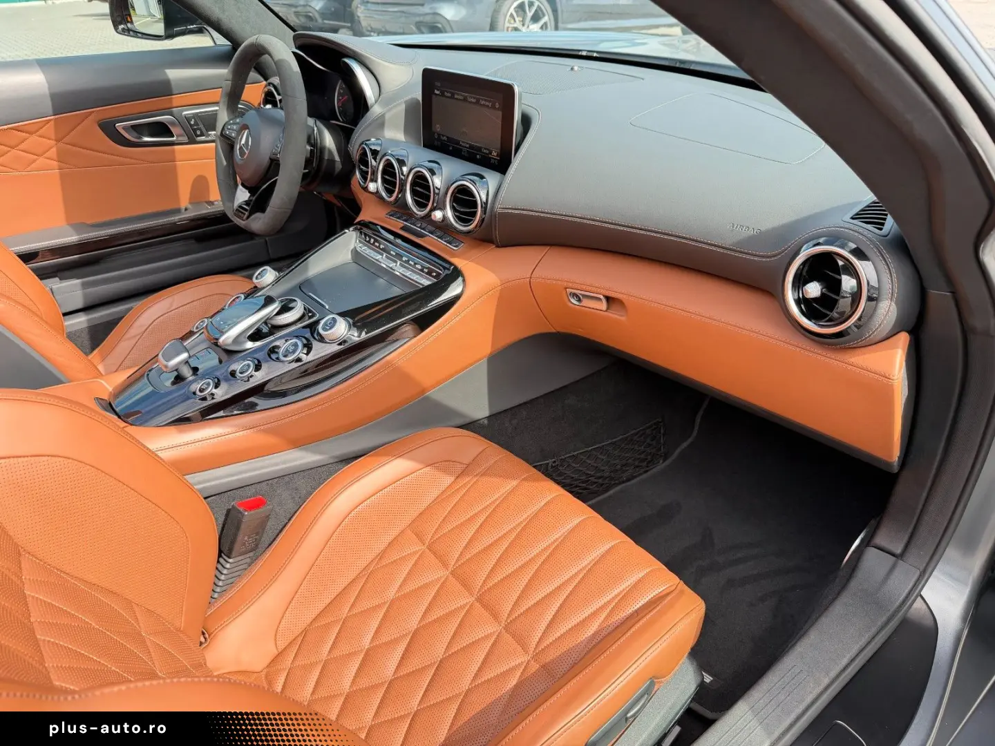 MERCEDES-BENZ AMG GT CABRIO ROADSTER AMG-PERFORMANCE-SITZE