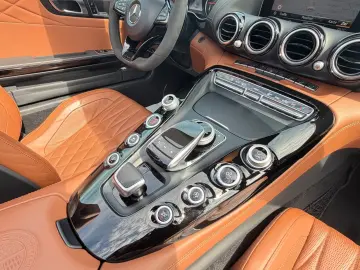 MERCEDES-BENZ AMG GT CABRIO ROADSTER AMG-PERFORMANCE-SITZE