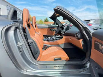 MERCEDES-BENZ AMG GT CABRIO ROADSTER AMG-PERFORMANCE-SITZE
