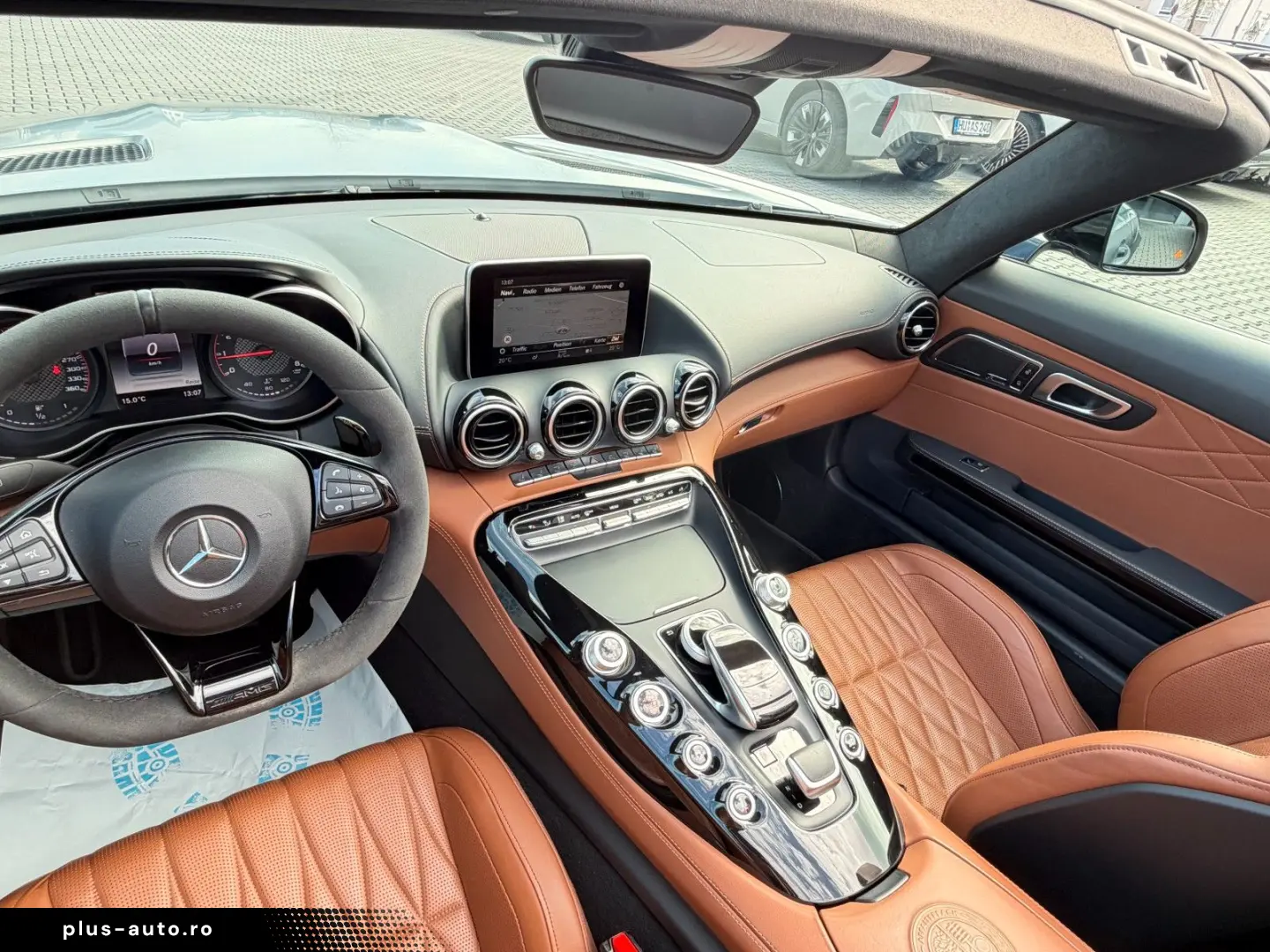 MERCEDES-BENZ AMG GT CABRIO ROADSTER AMG-PERFORMANCE-SITZE