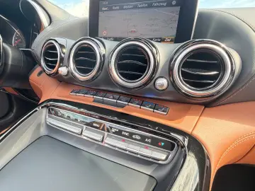 MERCEDES-BENZ AMG GT CABRIO ROADSTER AMG-PERFORMANCE-SITZE