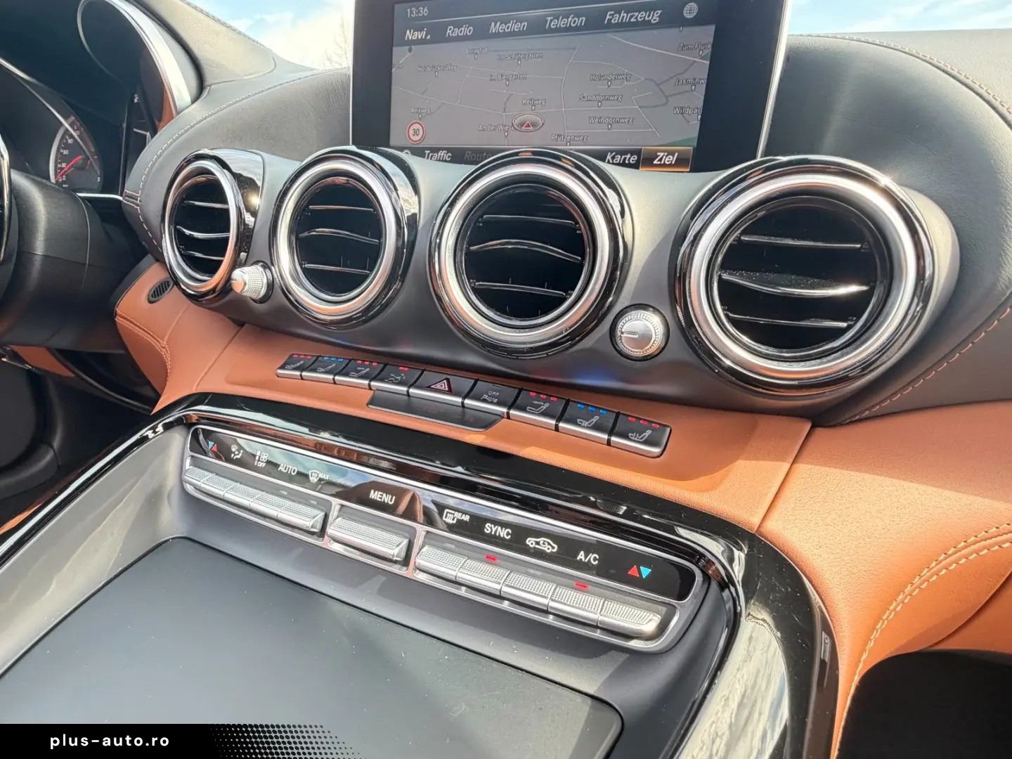 MERCEDES-BENZ AMG GT CABRIO ROADSTER AMG-PERFORMANCE-SITZE