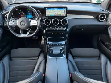 MERCEDES-BENZ GLC 300 Coupe AMG-Sport 4Matic Burmester Kam